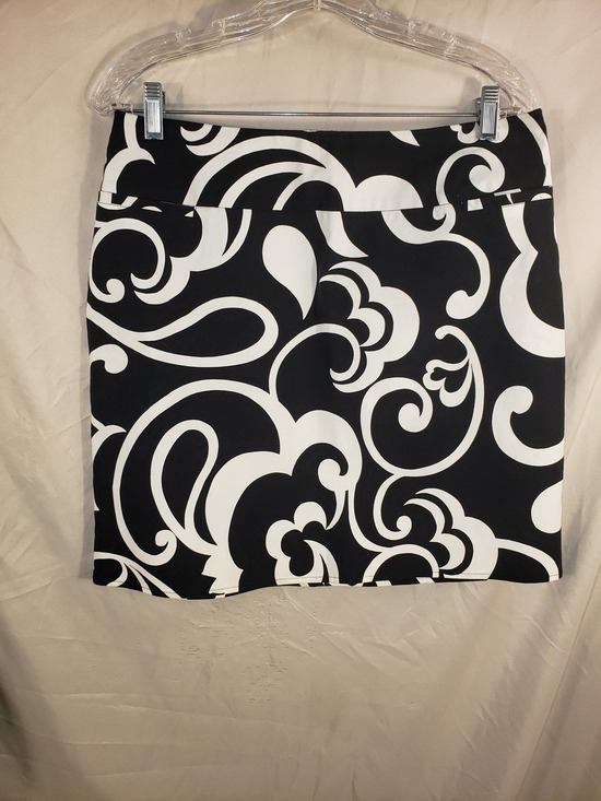 New York & Company Dresses & Skirts - New York & Company Black and White Swirl Mini Skirt -10